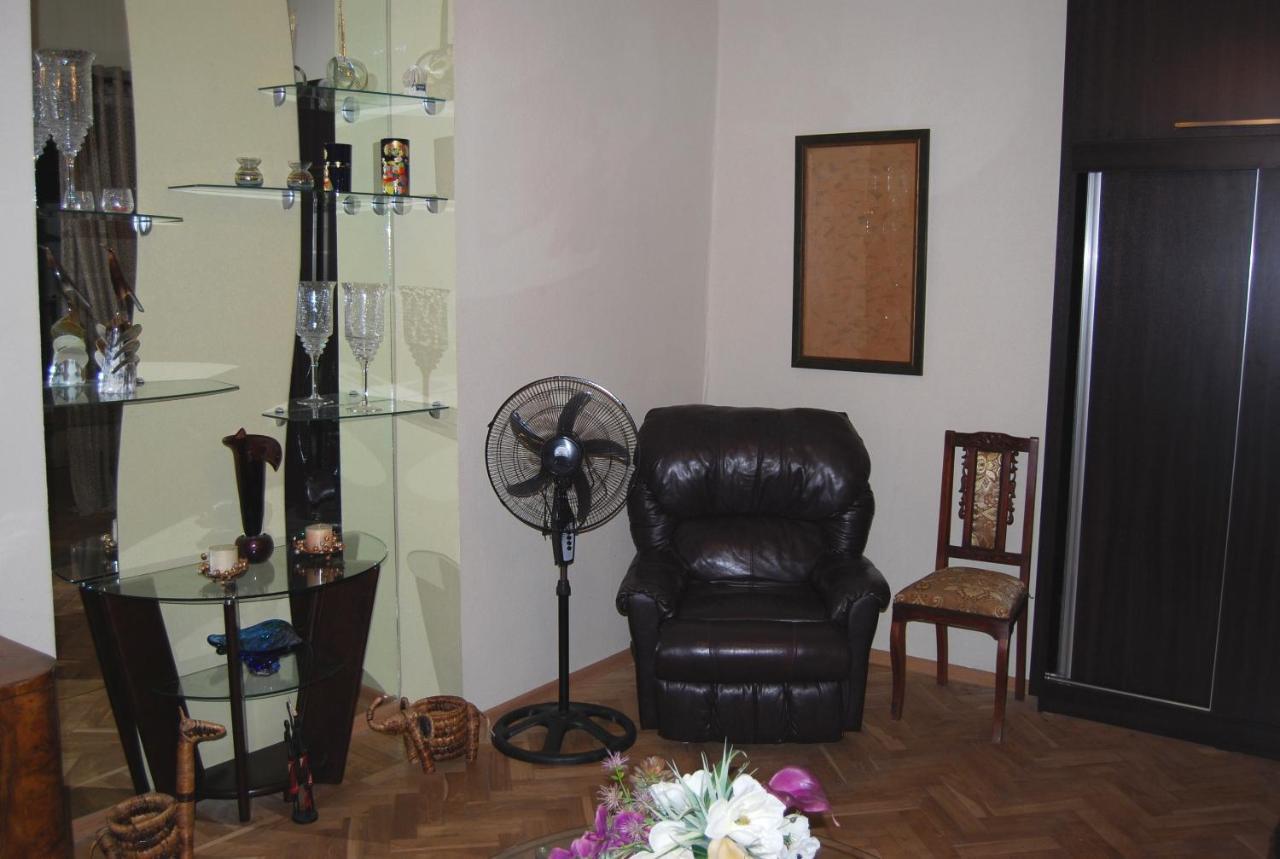 Center Apartment Tbilisi Luaran gambar